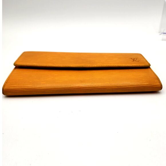 LOUIS VUITTON TASSIL YELLOW EPI LEATHER BRAZZA WALLET - Picture 13 of 14